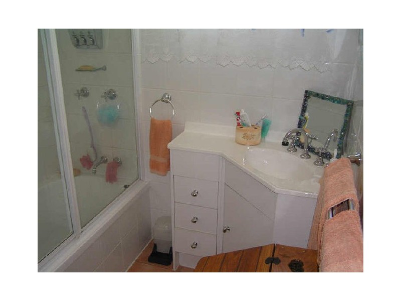 103 Robertson Road, Raceview QLD 4305