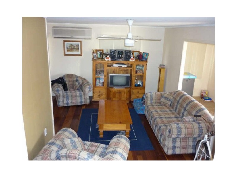 296 South Station Road, Raceview QLD 4305