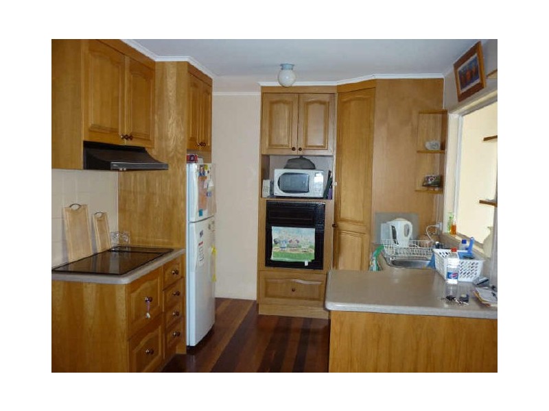 296 South Station Road, Raceview QLD 4305