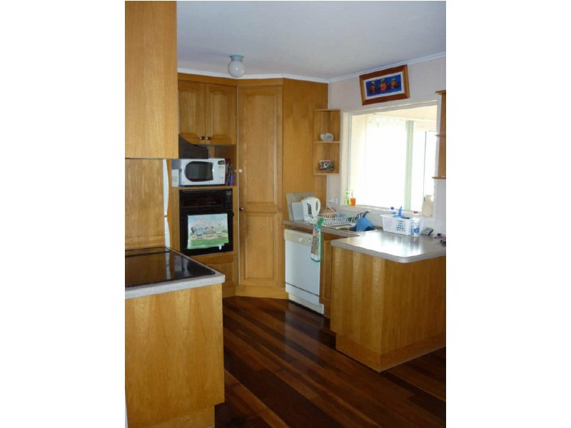 296 South Station Road, Raceview QLD 4305