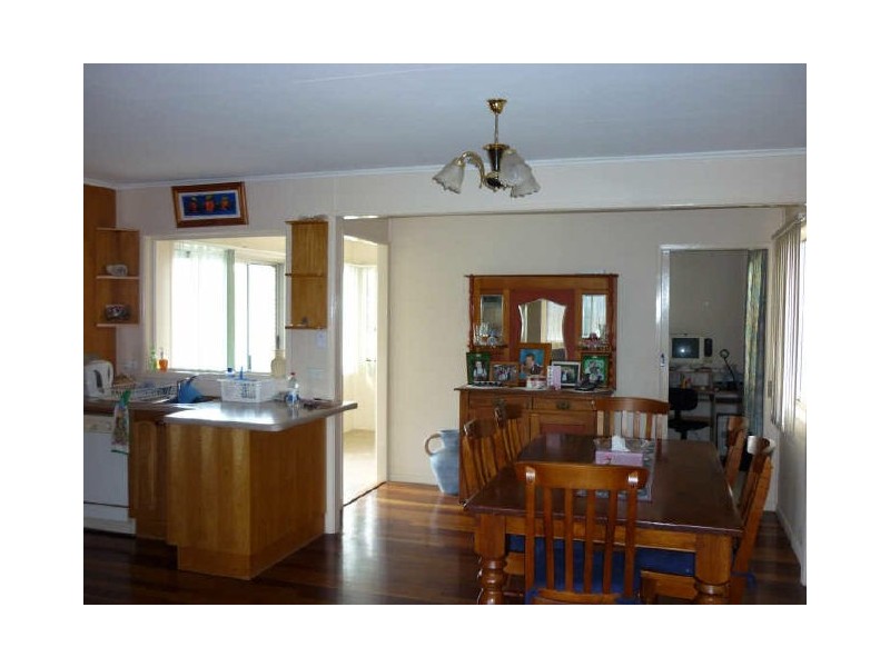 296 South Station Road, Raceview QLD 4305