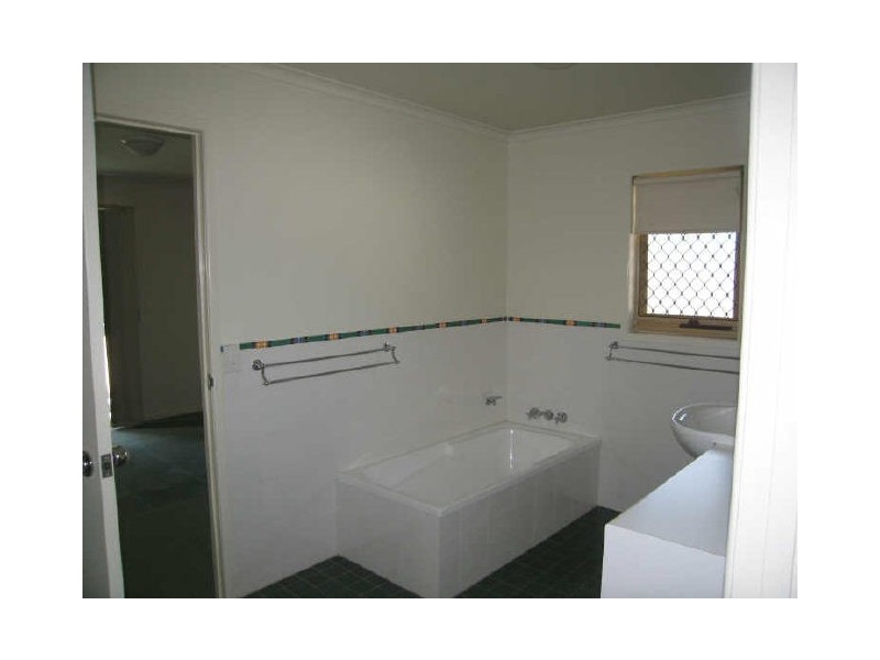 Unit 4/13/ John Staines Crescent, North Ipswich QLD 4305