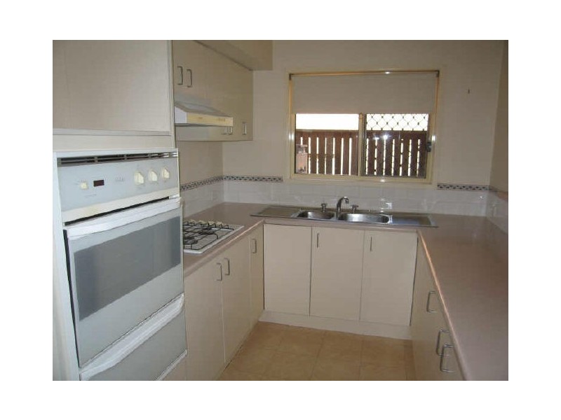 Unit 4/13/ John Staines Crescent, North Ipswich QLD 4305