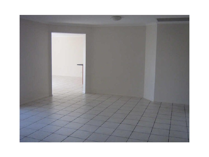 27 Chestnut Drive, Flinders View QLD 4305