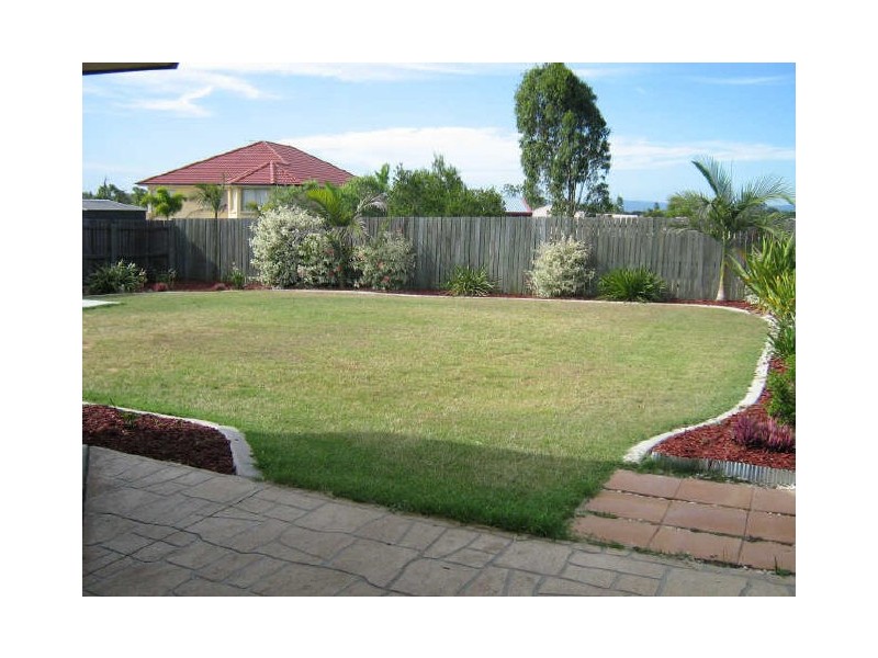 27 Chestnut Drive, Flinders View QLD 4305