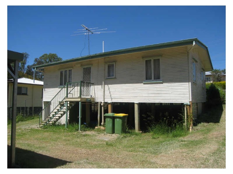 10 Roberts Street, North Ipswich QLD 4305