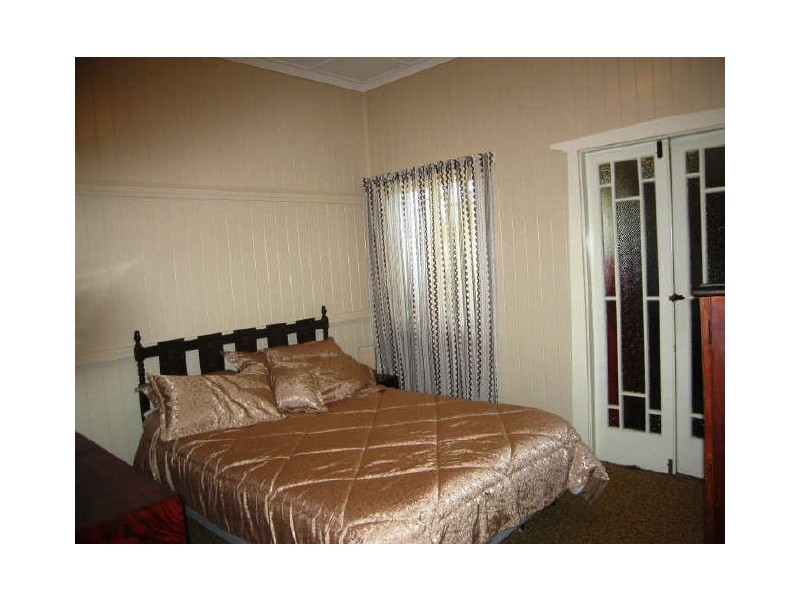 7 King Street, Newtown QLD 4305