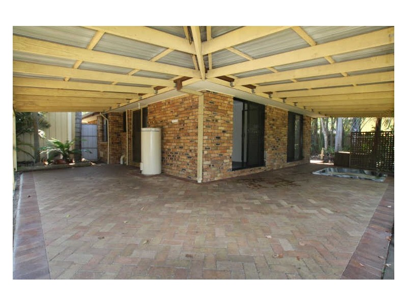 90 South Queensborough Parade, Karalee QLD 4306