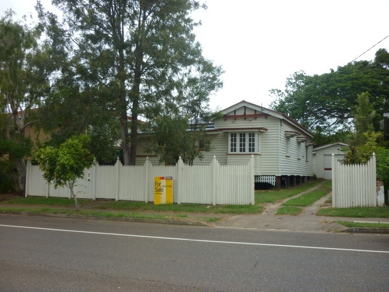 75 Glebe Road, Silkstone QLD 4304