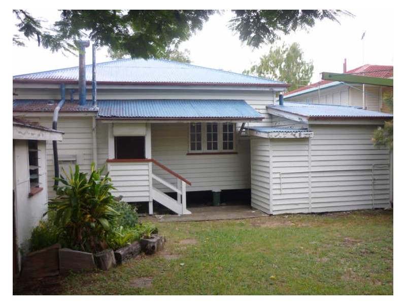 75 Glebe Road, Silkstone QLD 4304