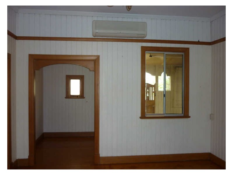 75 Glebe Road, Silkstone QLD 4304