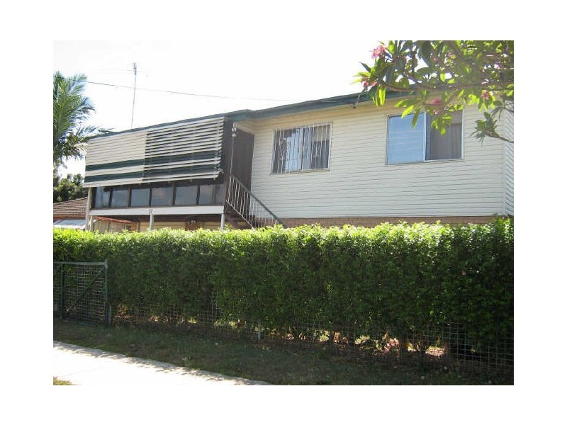 27 Child Street, Riverview QLD 4303