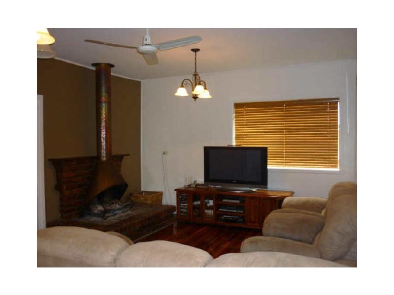 4 Churchill Street, Churchill QLD 4305