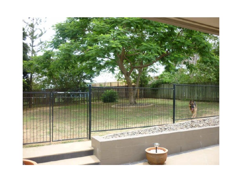4 Churchill Street, Churchill QLD 4305