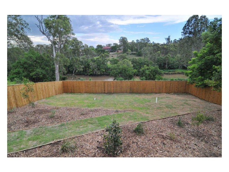 8 Bremer Parade, Basin Pocket QLD 4305