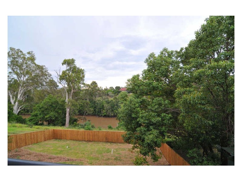 8 Bremer Parade, Basin Pocket QLD 4305