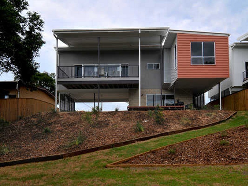 8 Bremer Parade, Basin Pocket QLD 4305