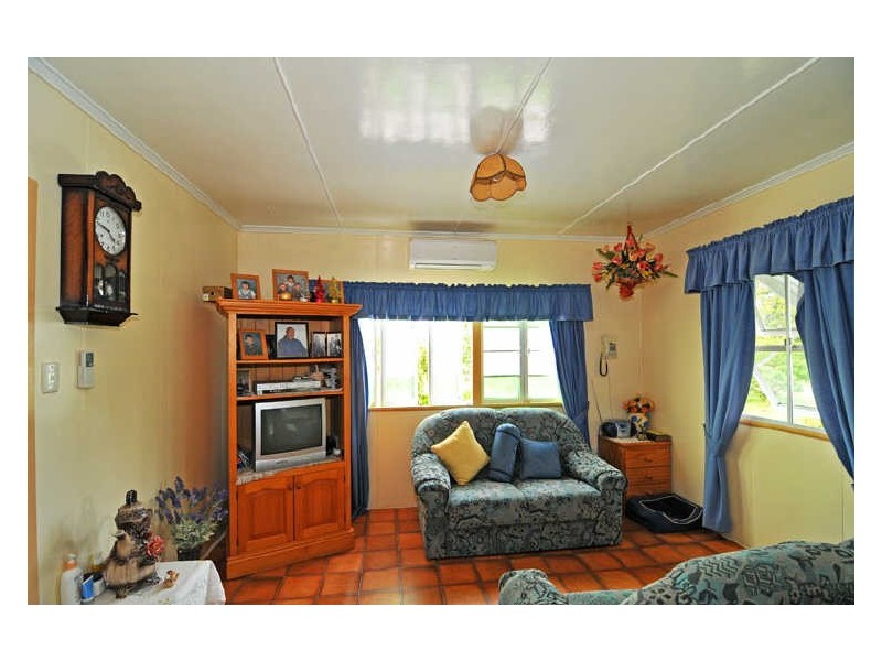 17 Queen Street, Marburg QLD 4346