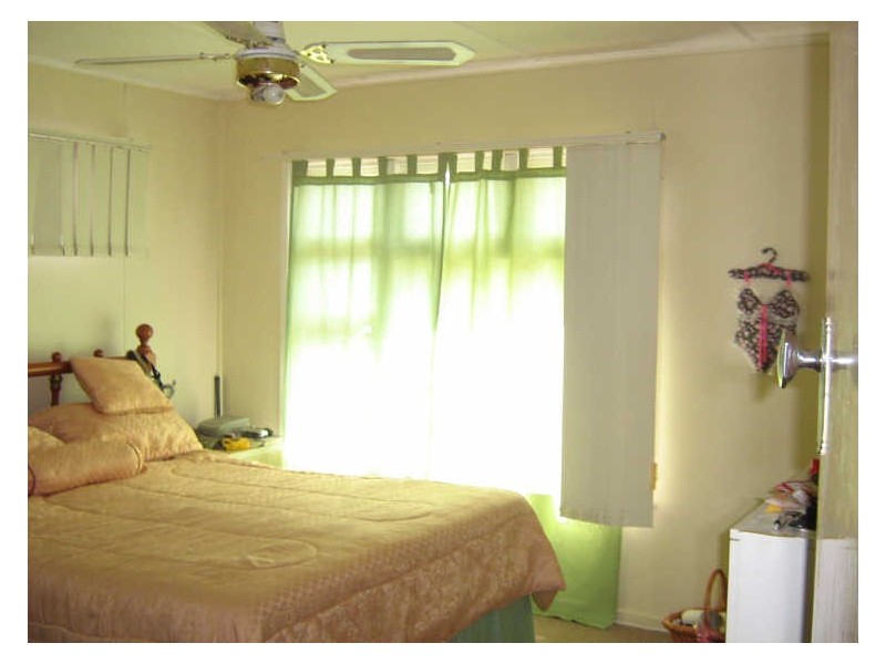 6 Heather Street, Silkstone QLD 4304