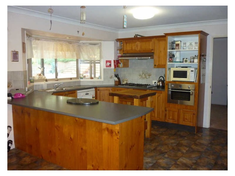 29 Kirkston Place, Pine Mountain QLD 4306