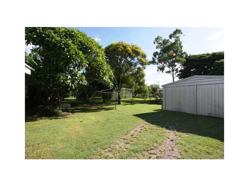 25 Thompson Street, Silkstone QLD 4304