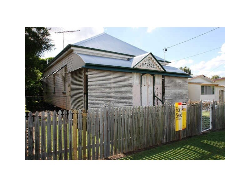 25 Thompson Street, Silkstone QLD 4304