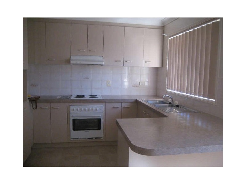 2/1 Cocos Place, Raceview QLD 4305