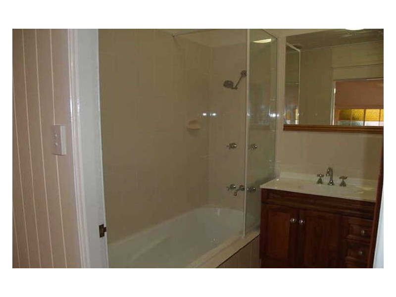 17 Murphy Street, Ipswich QLD 4305