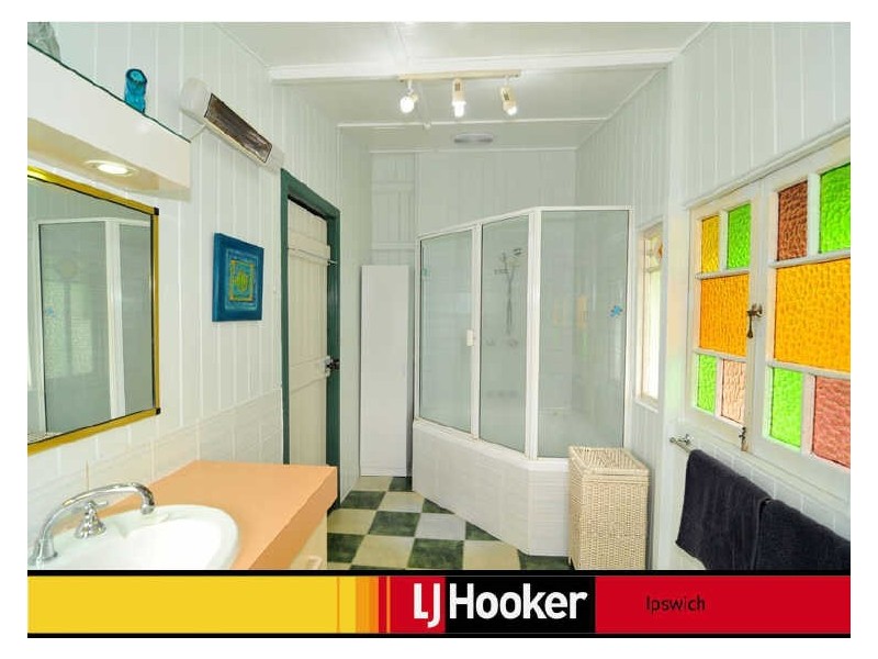 12 Queen Street, Blackstone QLD 4304