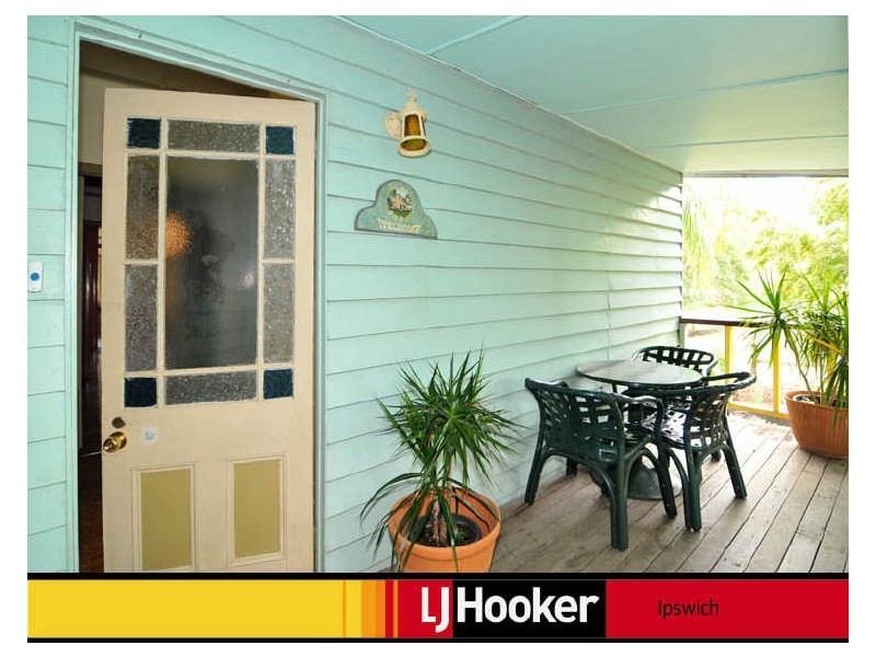 12 Queen Street, Blackstone QLD 4304