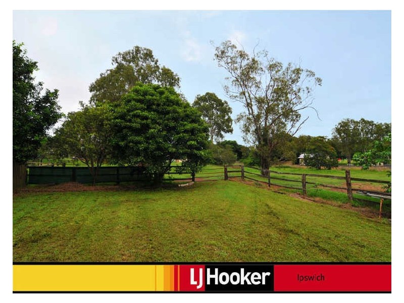 12 Queen Street, Blackstone QLD 4304