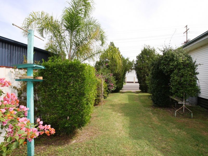 180 South Station Road, Silkstone QLD 4304