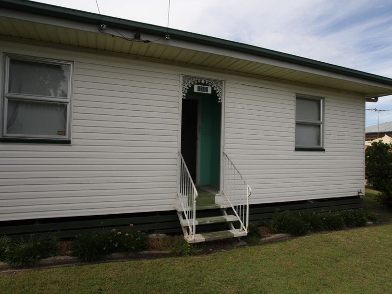 180 South Station Road, Silkstone QLD 4304