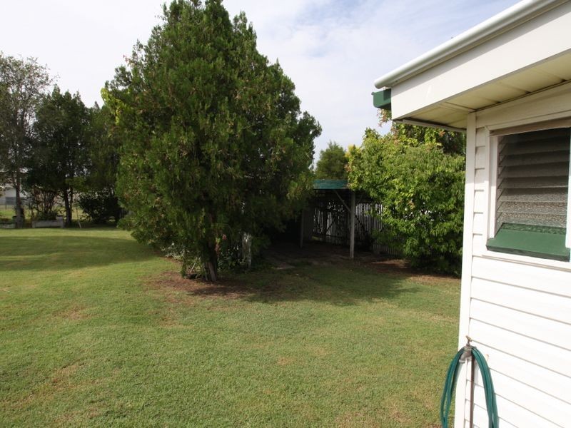 180 South Station Road, Silkstone QLD 4304