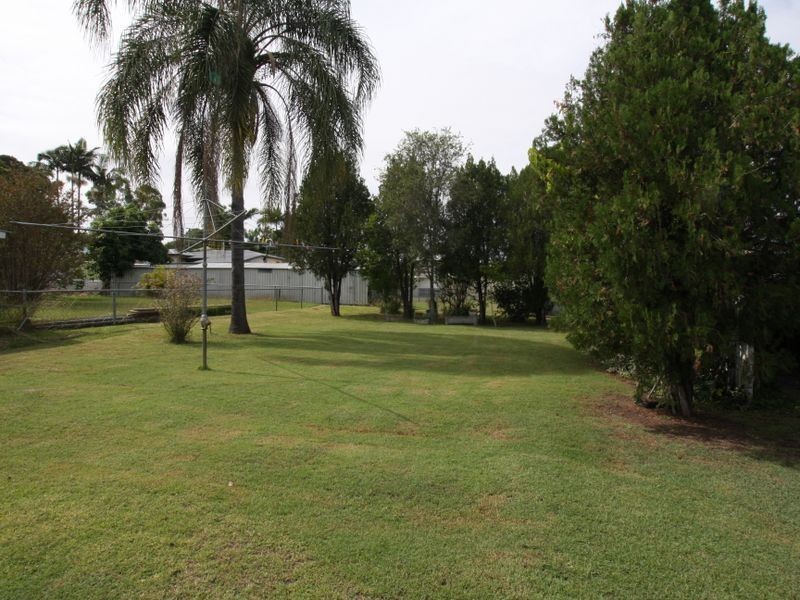 180 South Station Road, Silkstone QLD 4304