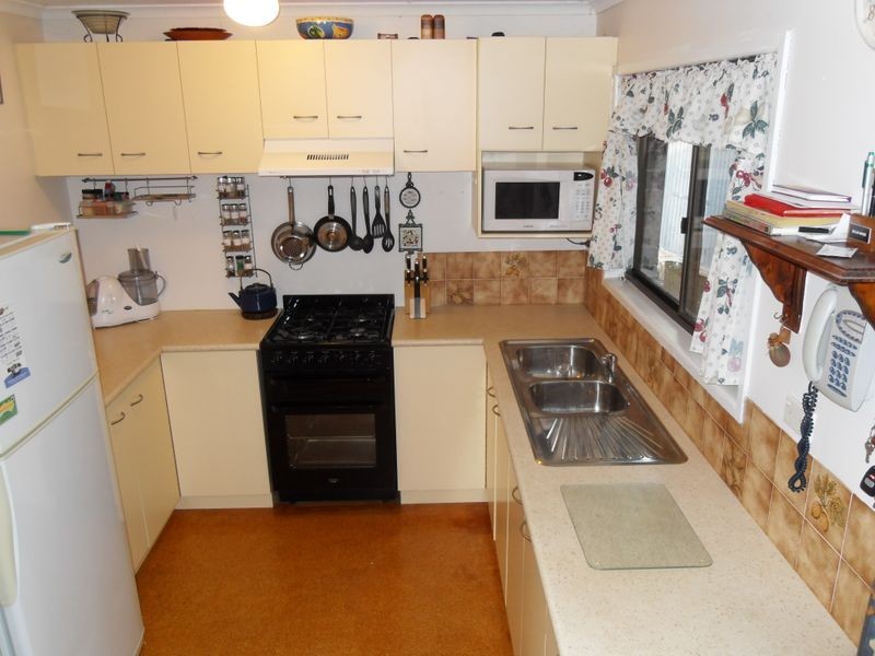 131 Riverside Avenue, Barellan Point QLD 4306