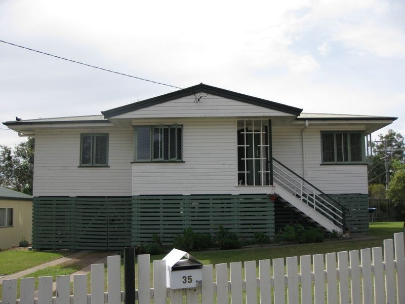 35 Flinders Drive, Leichhardt QLD 4305