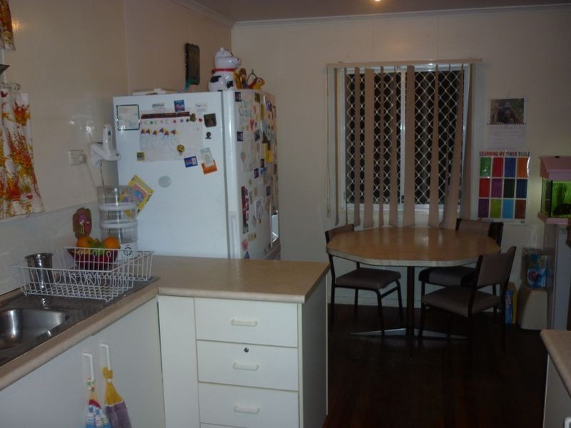 35 Flinders Drive, Leichhardt QLD 4305