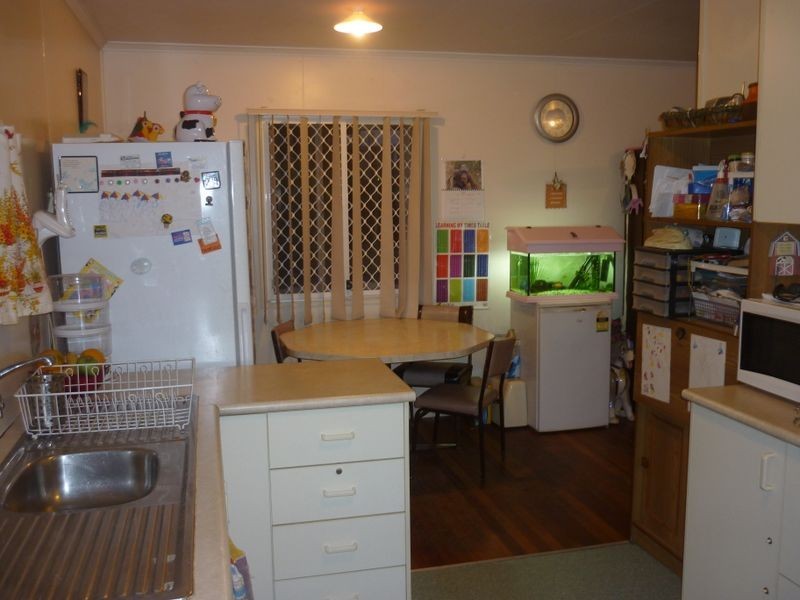 35 Flinders Drive, Leichhardt QLD 4305