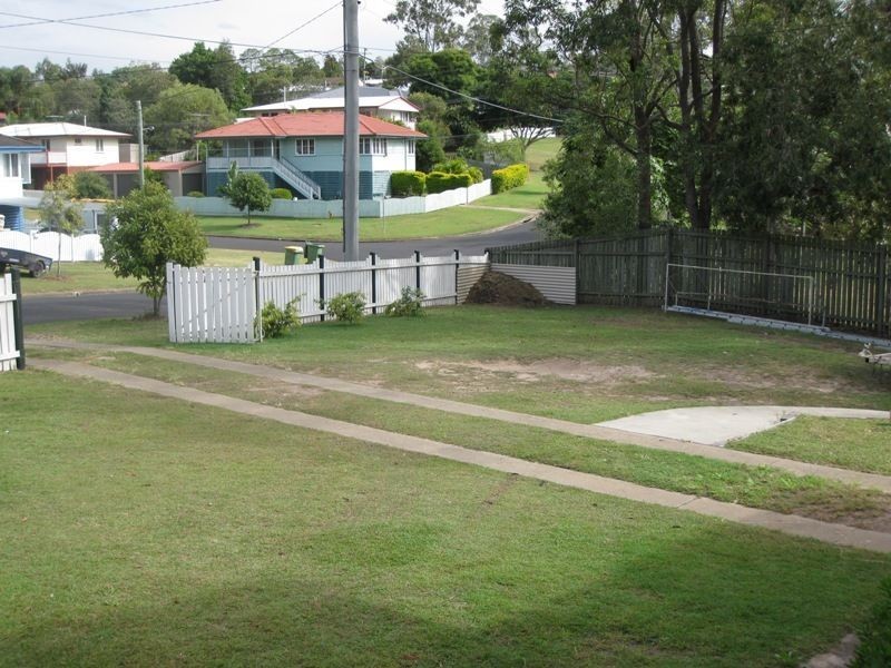 35 Flinders Drive, Leichhardt QLD 4305