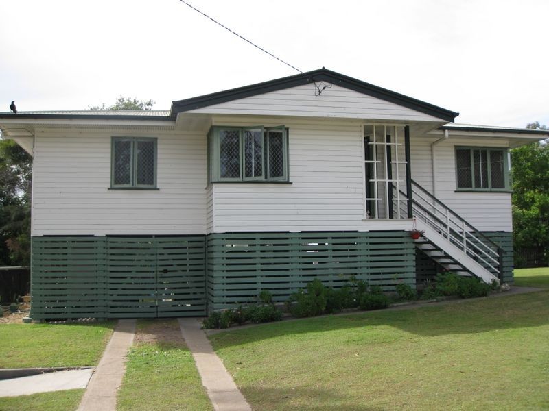 35 Flinders Drive, Leichhardt QLD 4305