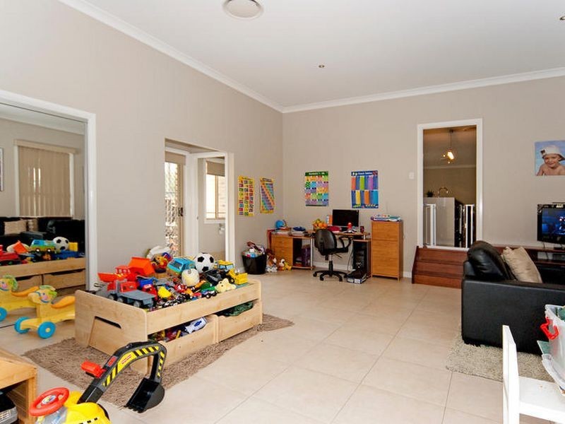 16 Junwood Court DEEBING HEIGHTS, Ipswich QLD 4305