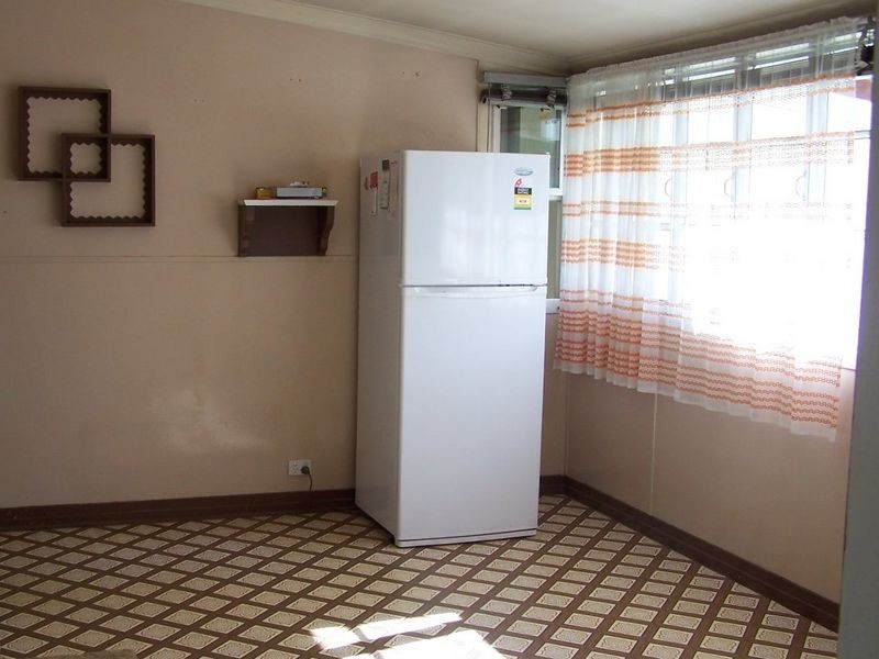 12 Galah Street, Churchill QLD 4305