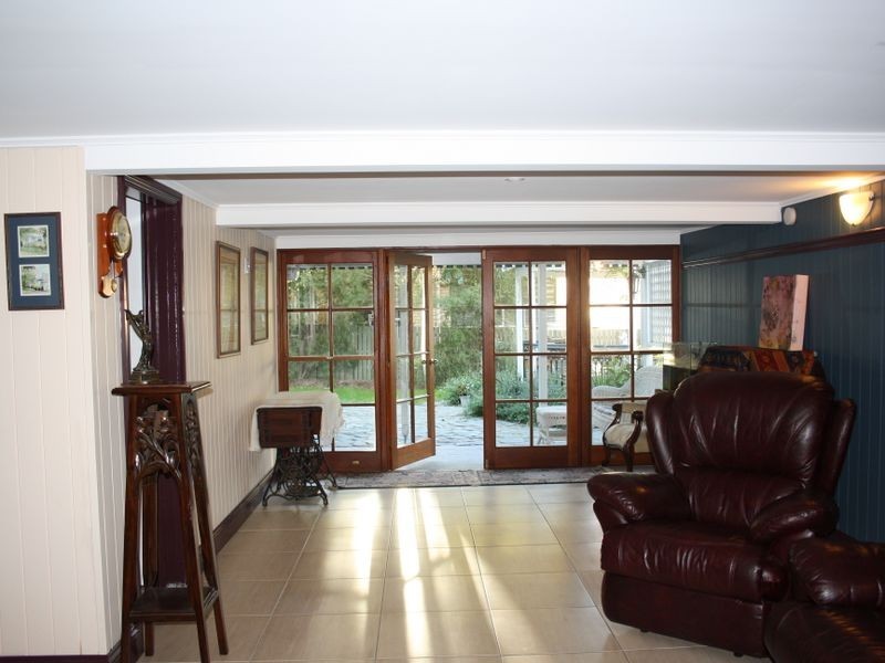 60 Whitehill Road, Eastern Heights QLD 4305