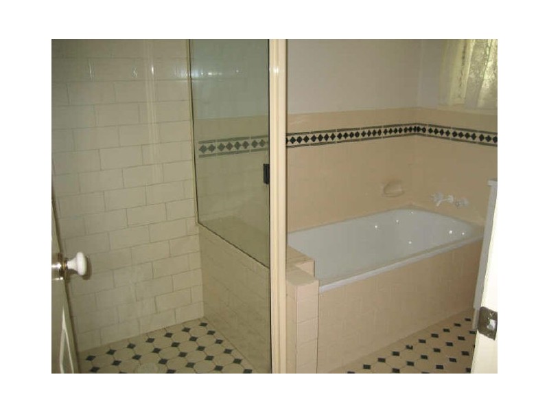 2/2 Cypress Street, Yamanto QLD 4305