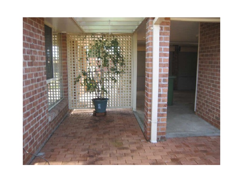 2/2 Cypress Street, Yamanto QLD 4305