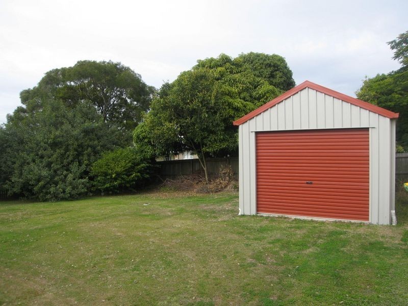 9 Griffith Road, Eastern Heights QLD 4305