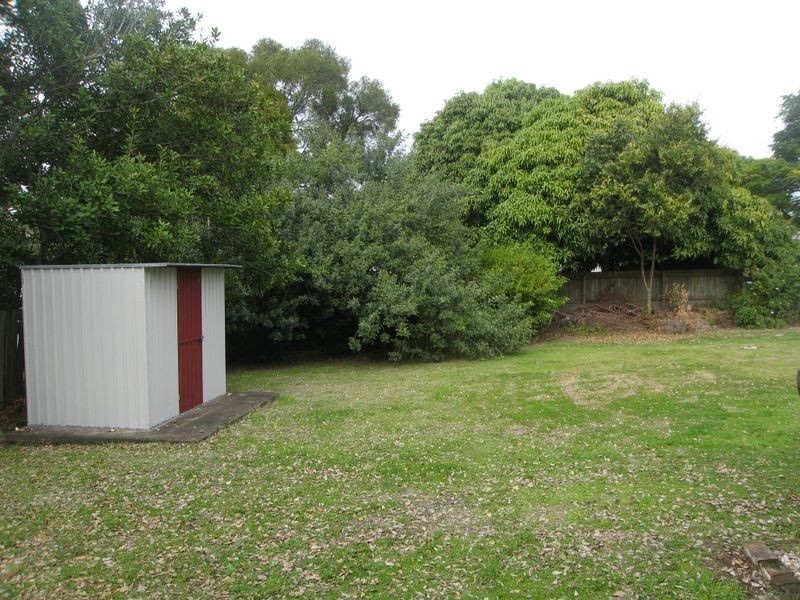 9 Griffith Road, Eastern Heights QLD 4305