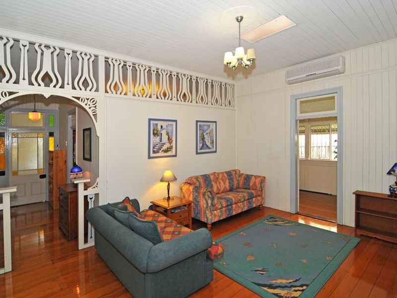 6 Limestone Street, Ipswich QLD 4305