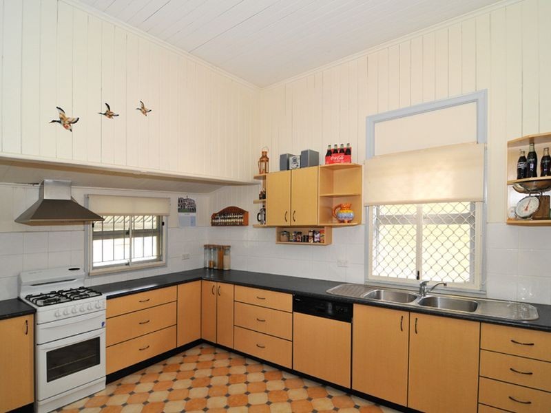 6 Limestone Street, Ipswich QLD 4305